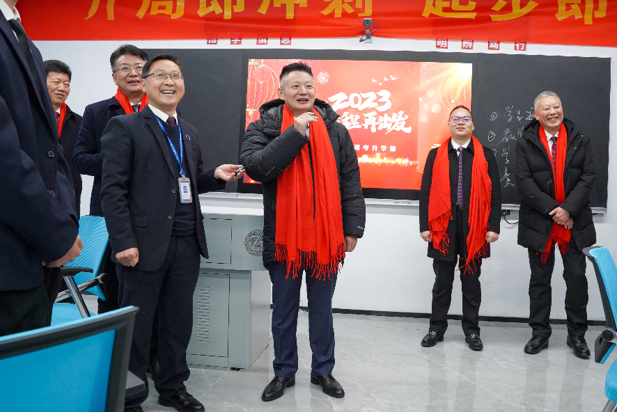 開工慰問鼓干勁 凝心聚力向未來 | 吳偉董事長一行走訪慰問集團院校一線教職員工